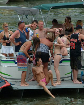 Drunk Party Girls Flashing Boobies At Spring Break