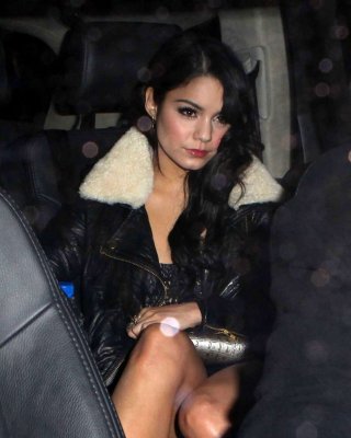 Vanessa Hudgens Leggy In Mini Skirt And Exposing Her Tits And Pussy