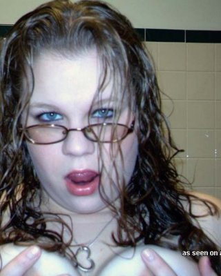 Bilder von einem Amateur mollig camwhoring babe
 #71718066