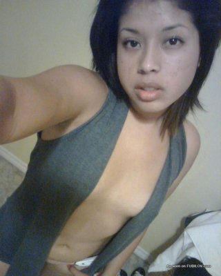 Naughty Amateur Babe spielen mit ihren Titten und Fotze auf cam
 #67616903