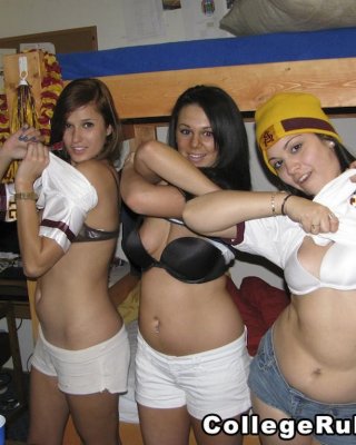 Homemade Pix Of Amateur College Students Gang Banging In Dorms