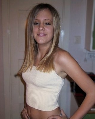 Nette sexy heiße Amateur-Mädchen posieren vor der Kamera
 #79394917