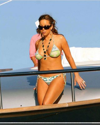 Mariah Carey Exposing Her Sexy Body And Hot Ass In Bikini On Yacht