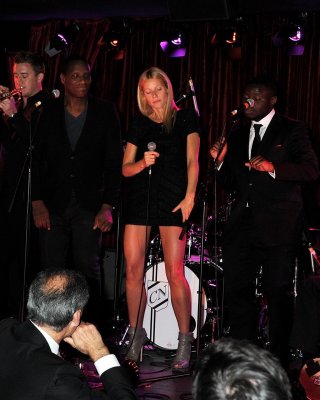 Gwyneth Paltrow Leggy Performing At The Arts Club In London