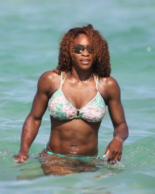 Serena Williams Showing Off Her Bikini Curves At The Beach In Miami