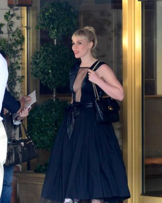 Natasha Bedingfield braless showing huge cleavage at the Christian Dior lunch in #75207700