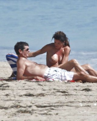 Janice Dickinson Showing Her Nice Big Tits On Beach Paparazzi Pictures