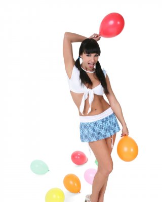 Hören Sie auf, Bilder zu sehen und holen Sie sich Marta Stripping auf Ihren Desktop
 #71117750