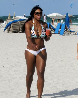 Serena Williams Showing Off Her Big Booty In Bikini On Miami Beach