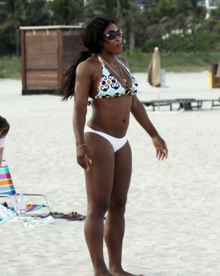 Serena Williams Showing Off Her Big Booty In Bikini On Miami Beach