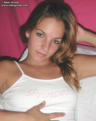 Badgirl nikki ist ganz mit Sperma bedeckt
 #67727069