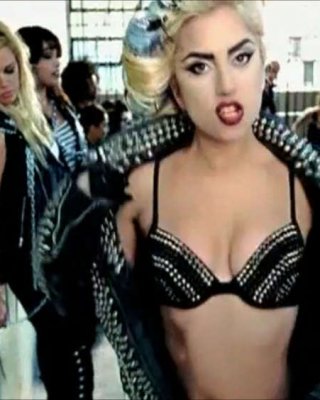 Lady Gaga zeigt ihren schönen Arsch im Tanga im Frauengefängnis im neuen Videospot
 #75356537