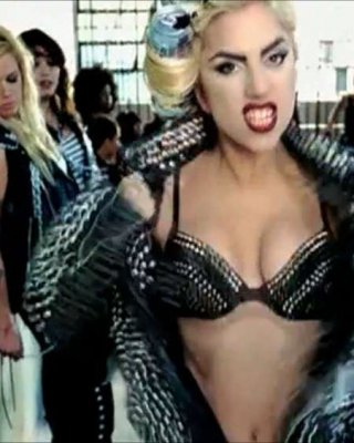 Lady Gaga zeigt ihren schönen Arsch im Tanga im Frauengefängnis im neuen Videospot
 #75356542