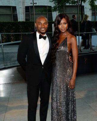 Naomi Campbell Showing Cleavage At The 2014 CFDA Fashion Awards In NYC