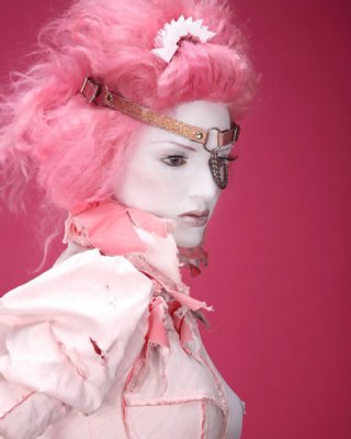 Rosa haired gothic babe zeigt rauchenden heißen Körper
 #72841787