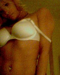 ホットアップスカートの写真で普通の女の子
 #77040673