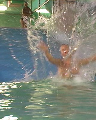 Zwei Mädchen im Wasserpark
 #71087568