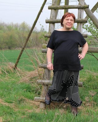 Diese deutsche Bbw liebt es, in der Öffentlichkeit nass zu werden
 #71727227