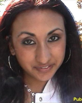 Ethnische indische Küken blinkt gepiercte Nippel Titties
 #77772607