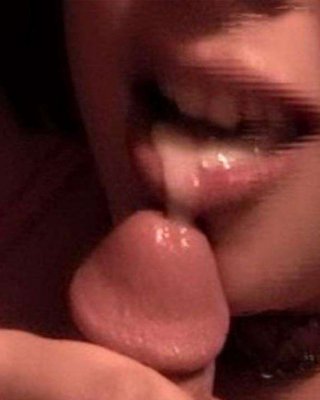 Zusammenstellung verschiedener Bilder von unordentlichen Cumshots
 #75718551