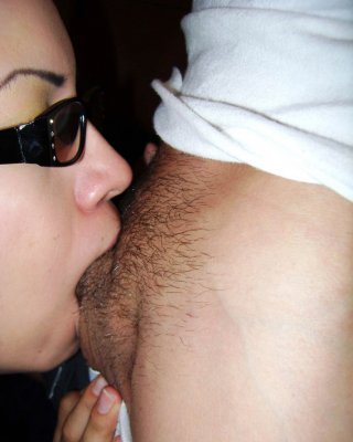 Amateur emo Freundin gibt blowjob in Brille
 #78570640