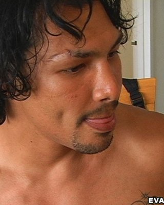 Evanは友人のペニスに大喜び。
 #76971706