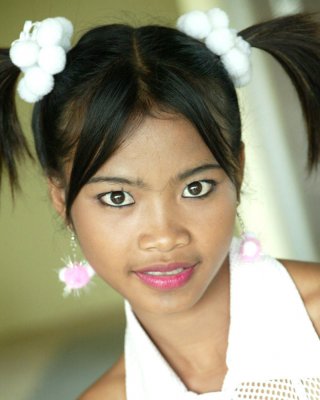 Thai teen Mädchen Zöpfe
 #69898806