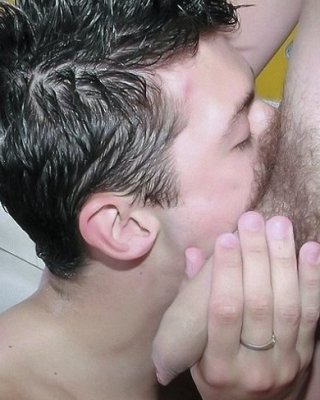 Two College Twinks Sucking Each Others Cock In A Bathroomm