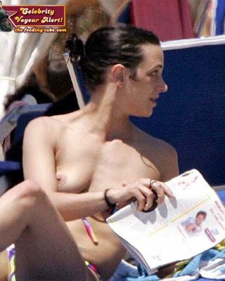 Asia Argento Exposing Her Nice Big Boobs Paparazzi Shoots And Showing Pussy