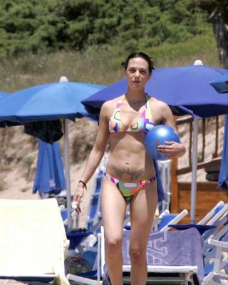 Asia Argento Exposing Her Nice Big Boobs Paparazzi Shoots And Showing Pussy