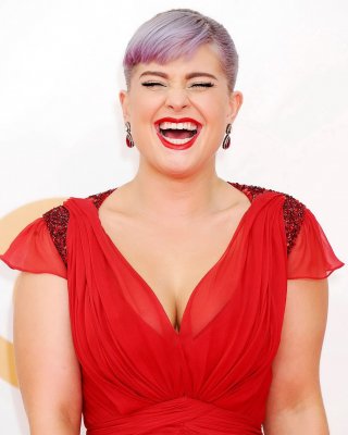 Chubby Kelly Osbourne Showing Huge Cleavage At The 65th Annual Primetime Emmy Aw