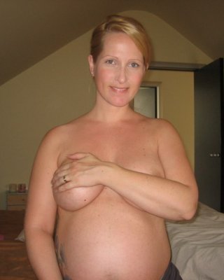 Pregnant Amateur Girls Posing