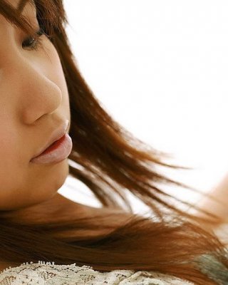 Niedliche asiatische rika yuuki in süßen Dessous zeigt Körper
 #69752409