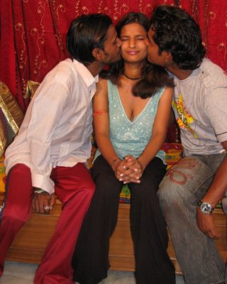 Indian Xxx 2boys And 1girl - Nena india jugando con ella Fotos Porno, XXX Fotos, ImÃ¡genes de Sexo  #3402418 - PICTOA