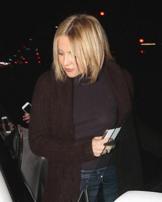 Kate Hudson Showing Boobs Braless In A Sheer Jumper