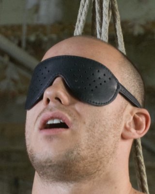 Logan stevens ist gefangen und kantig.
 #72015952