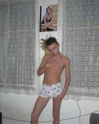 Teen Twink Posing Naked