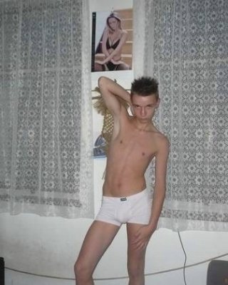 Teen Twink Posing Naked