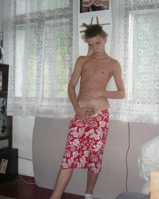 Teen Twink Posing Naked