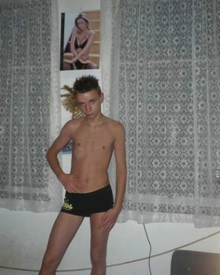 Teen Twink Posing Naked