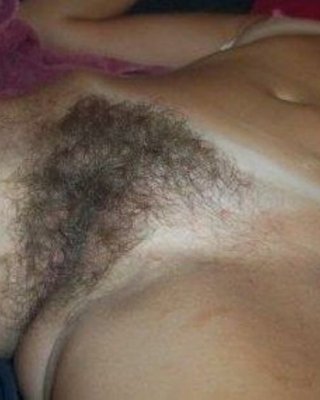 Hairy Pussy Girls Posing Gallery 3