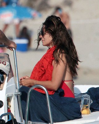 Elizabeth Hurley exposing her sexy body and huge boobs in bikini on yacht #75338071