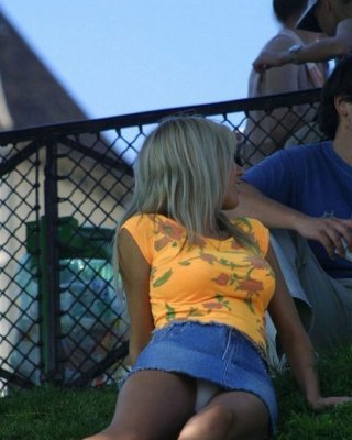 Heiße verrückte Amateur-Mädchen schießen sich schamlos
 #79386324