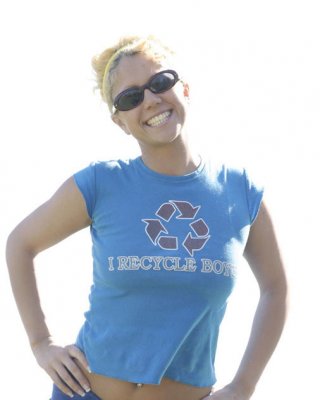 Blonde teen nimmt Höschen aus und neckt die Surfer
 #71527877
