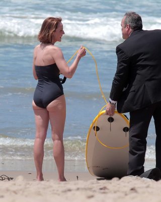 Helen Hunt Shows Off Her Still Desirable Body In Black Swimsuit While Filming Ri