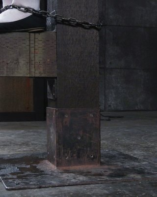 Rain fesselt sie an eine Gebetsbank und versohlt sie mit einer Bibel, bevor er sie facefuckt 
 #71913975