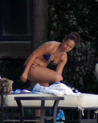 Alicia Keys Xxx Porn - Alicia Keys exposing her fucking sexy body and hot ass in bikini on pool  Porn Pictures, XXX Photos, Sex Images #3239678 - PICTOA