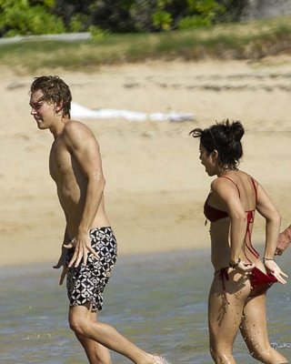 Vanessa Hudgens Showing Sexy Body And Nice Ass In Bikini