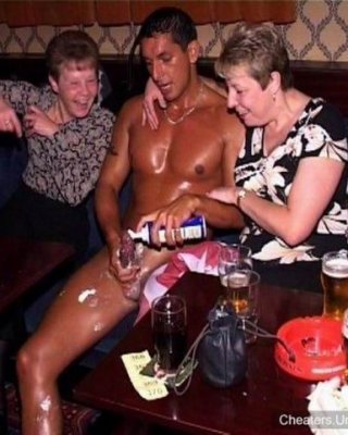 Slutty Ehefrauen ficken geil saugen riesige Schwänze und haben Sex
 #77730761