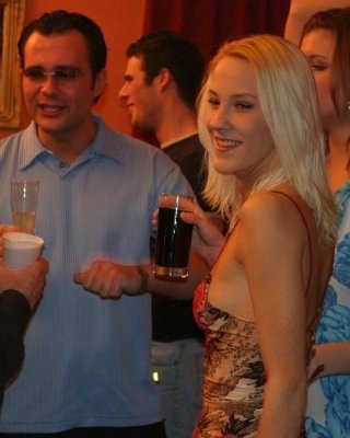 Schlampe betrunken babes ficken hart in einer wilden Orgie sex party
 #76851643